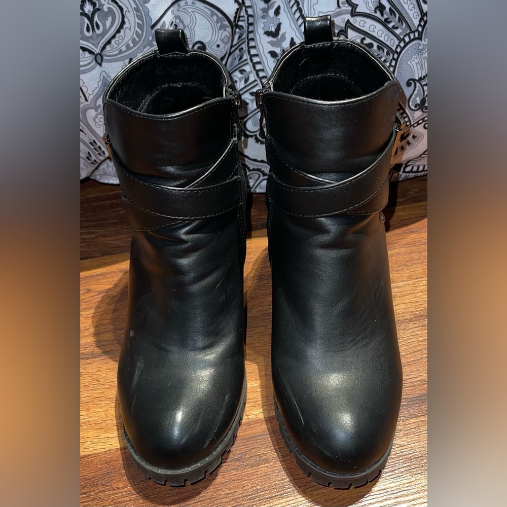 Black booties/heels